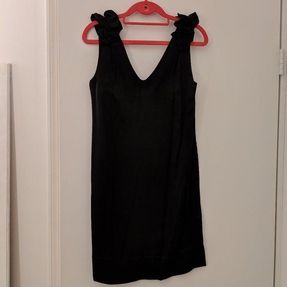 French Connection Dresses & Skirts - Silk V-Neck Bow Shoulder Shift Dress